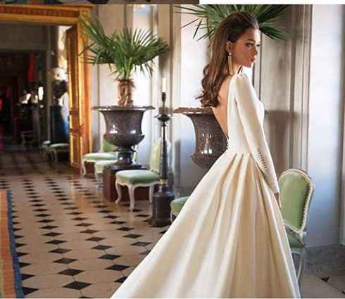 How to Clean A Wedding Dress at Home