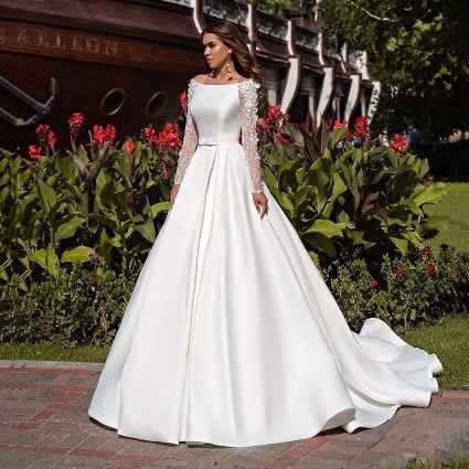 How to Clean A Wedding Dress at Home?