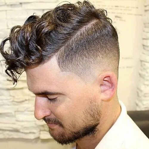 The curly pompadour hairstyle 